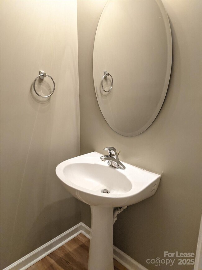 Building Photo - 140 Locomotive Ln