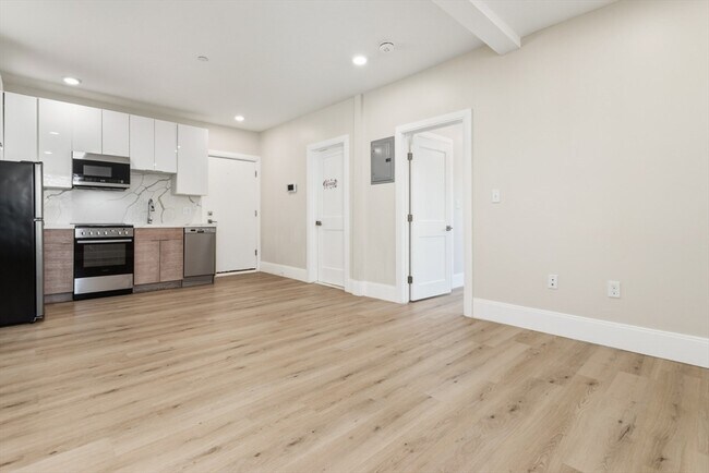 Building Photo - 41 Wolcott St