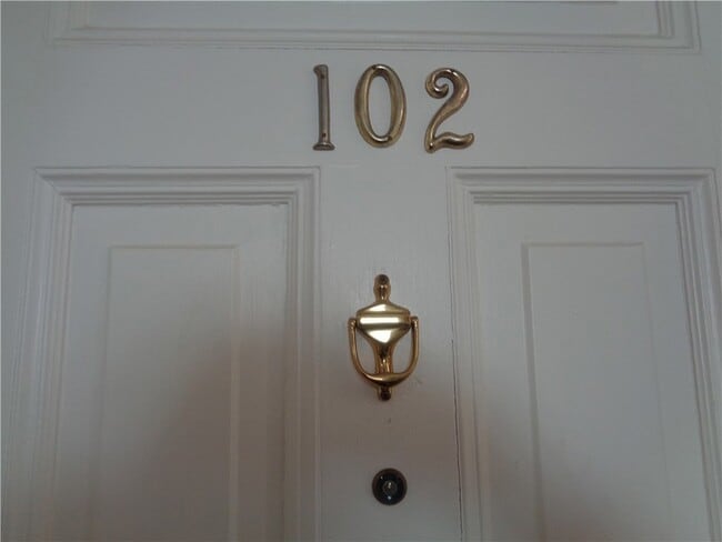 Building Photo - 164 Pine St