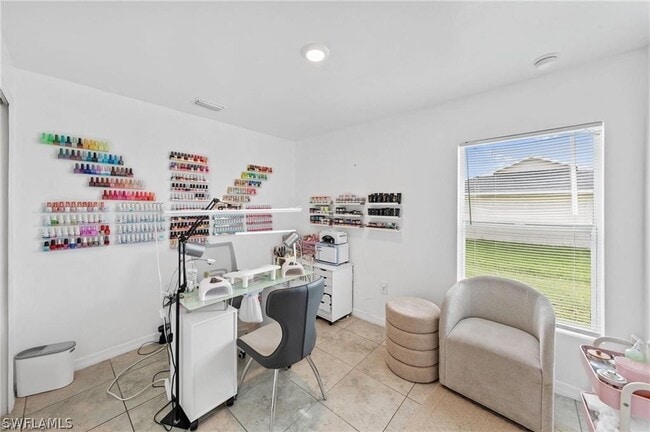 Building Photo - 1013 NE 15th St