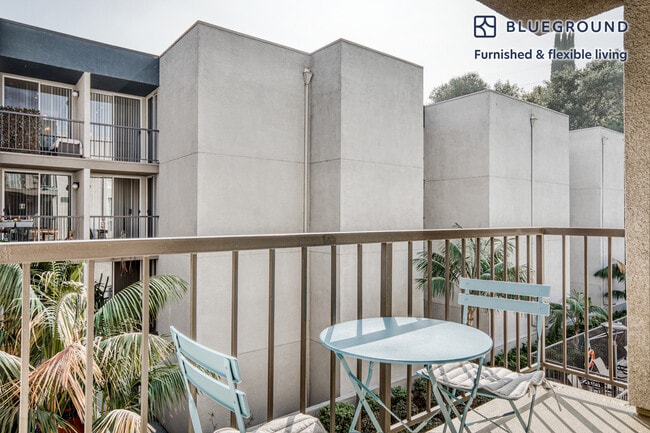 Building Photo - 3100 Riverside Dr