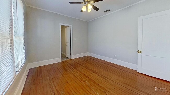 Building Photo - Murray Hill 3 bedroom