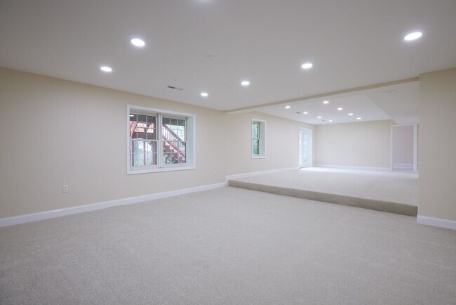 Building Photo - 10607 Farmbrooke Ln