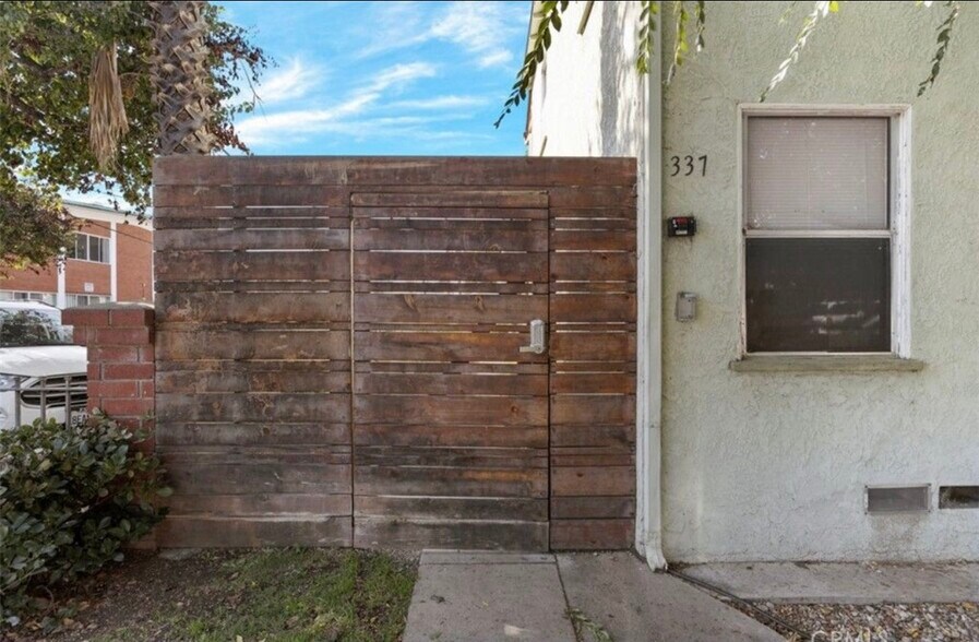 Building Photo - 337 Lime Ave