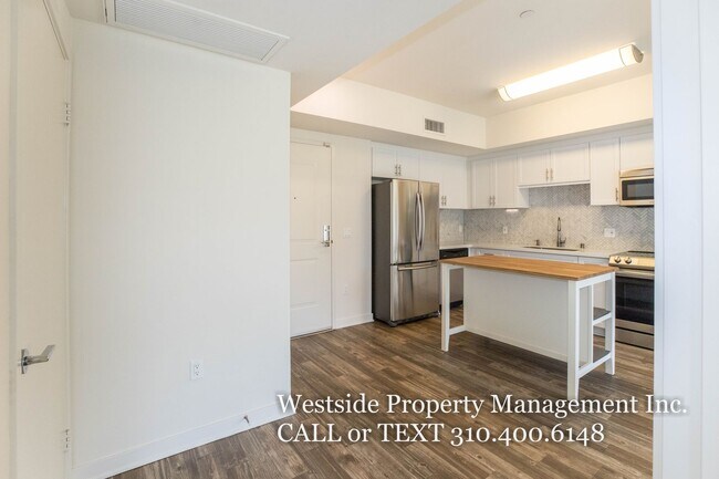 Building Photo - 12655 Bluff Creek Dr