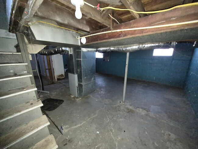 Building Photo - 565 Garfield Pl