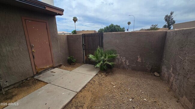 Building Photo - 1447 N 53rd Dr