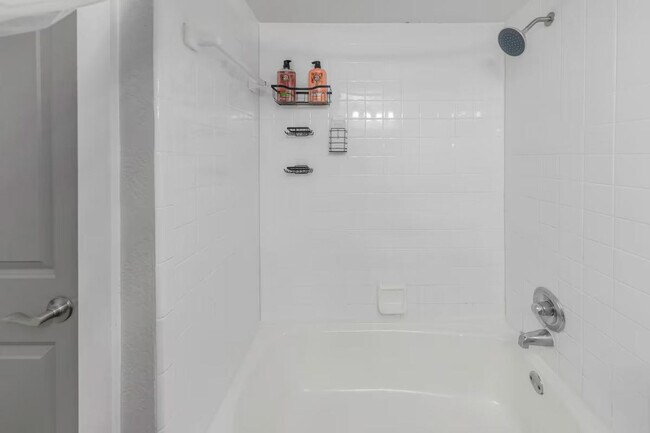 Building Photo - 4311 W Cleveland St