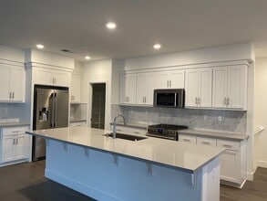 Building Photo - $3,290 / 2 BR STUNNING 2020 MODEL HOME FOR RENT IN SOUTH HAYWARD