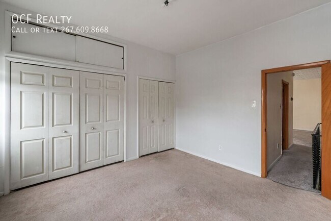 Building Photo - 1325 W Porter St