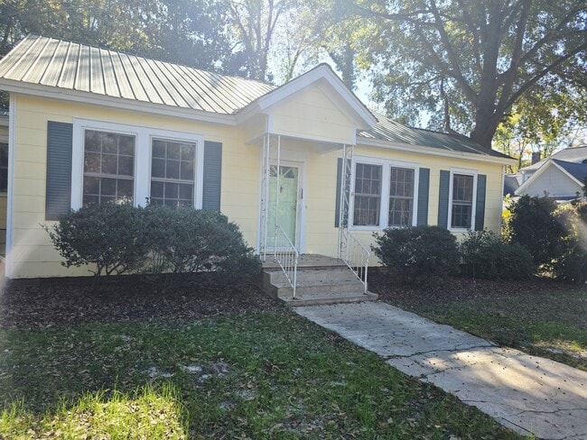 Primary Photo - 205 E North St