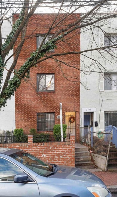 Building Photo - 2256 Mt View Pl SE