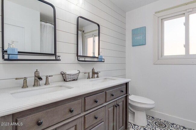 Building Photo - 8420 E Citrus Way