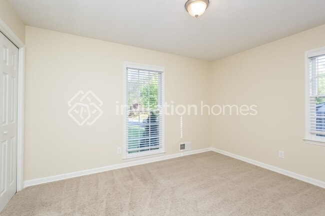 Building Photo - 260 Lantern Ridge Ct