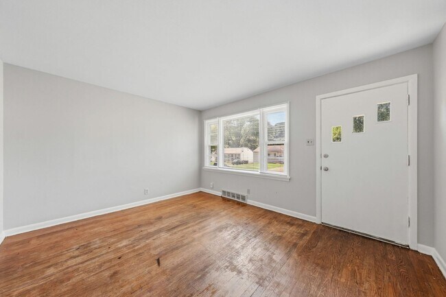 Building Photo - 8515 Jenny Dr