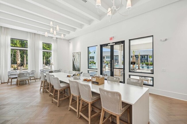 Building Photo - 331 Pickwick Dr