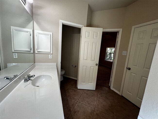 Building Photo - 2415 Sandy Fields Ln