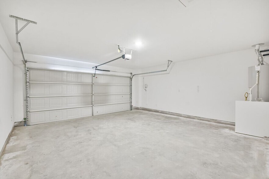 Building Photo - 18562 Cepagatti Dr