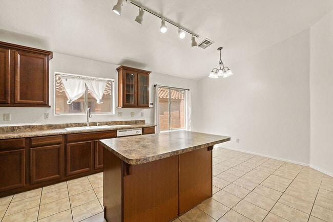 Building Photo - 13181 E Mesquite Flat Spring Dr