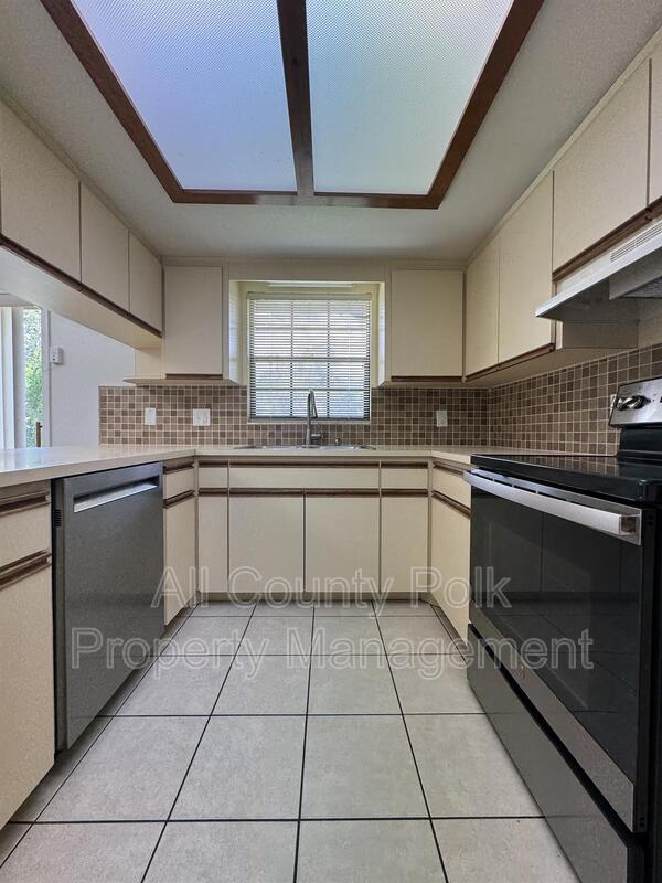 Building Photo - 8601 Sunnydale Ln