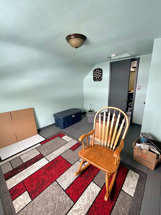 Building Photo - Charming 3-bedroom, 1-bath home in Oakdale, PA!