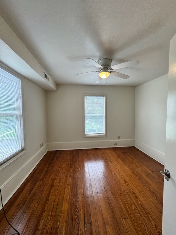 2nd FL BR #1 - 911 Campbell Ave SW