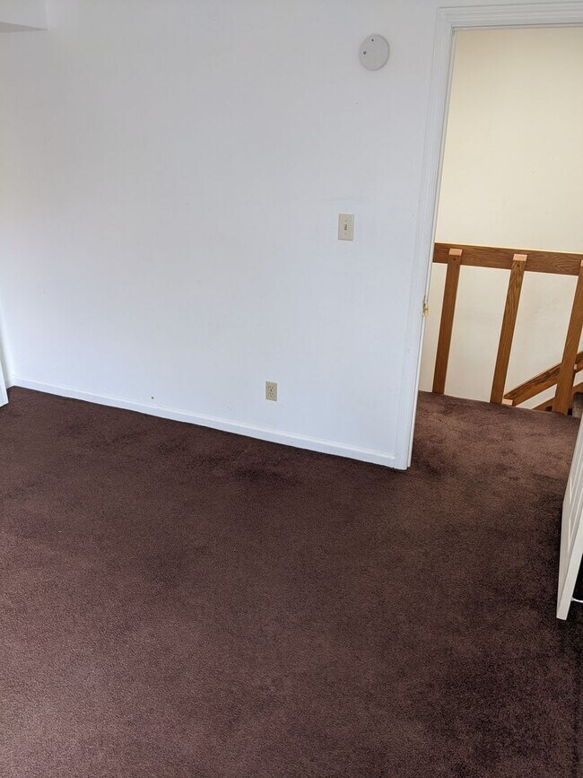 Building Photo - 1709 E Willow Ct