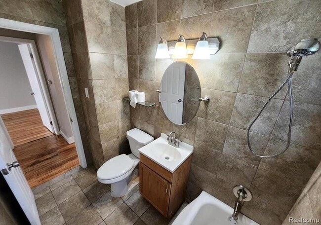 Building Photo - 1761 E Milton Ave