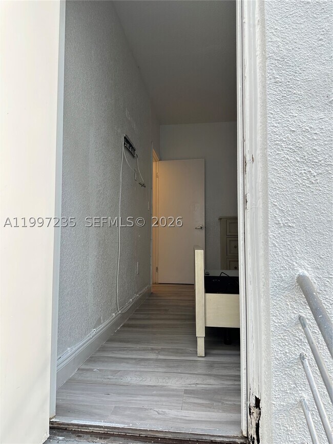 Building Photo - 8401 Crespi Blvd