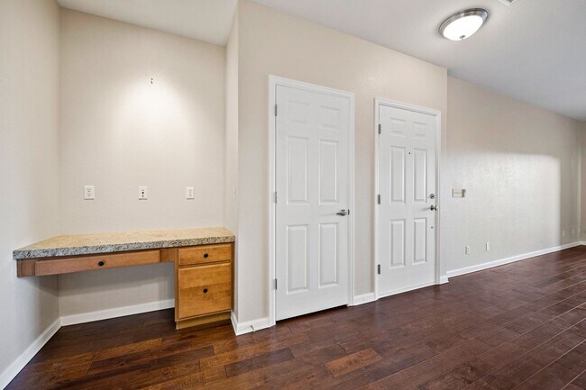 Building Photo - 9359 Las Ramblas Ct