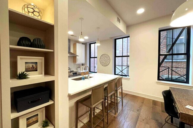 Building Photo - 1502 Race St