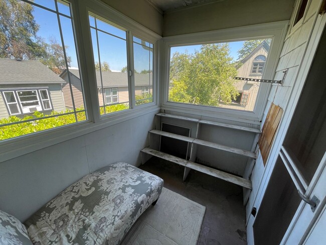 Building Photo - 4 bed/2 bath premier near UO Campus home w...