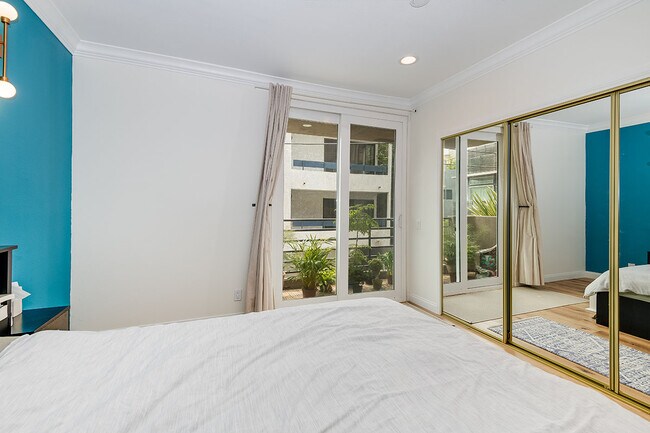 Building Photo - 20 Catamaran St