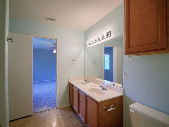 Building Photo - 9109 Indigo Sky Dr