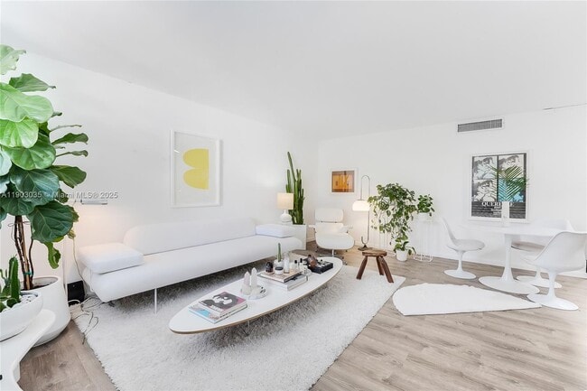 Building Photo - 301 Jefferson Ave