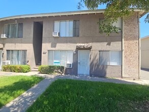 Building Photo - 1616 Picadilly Way