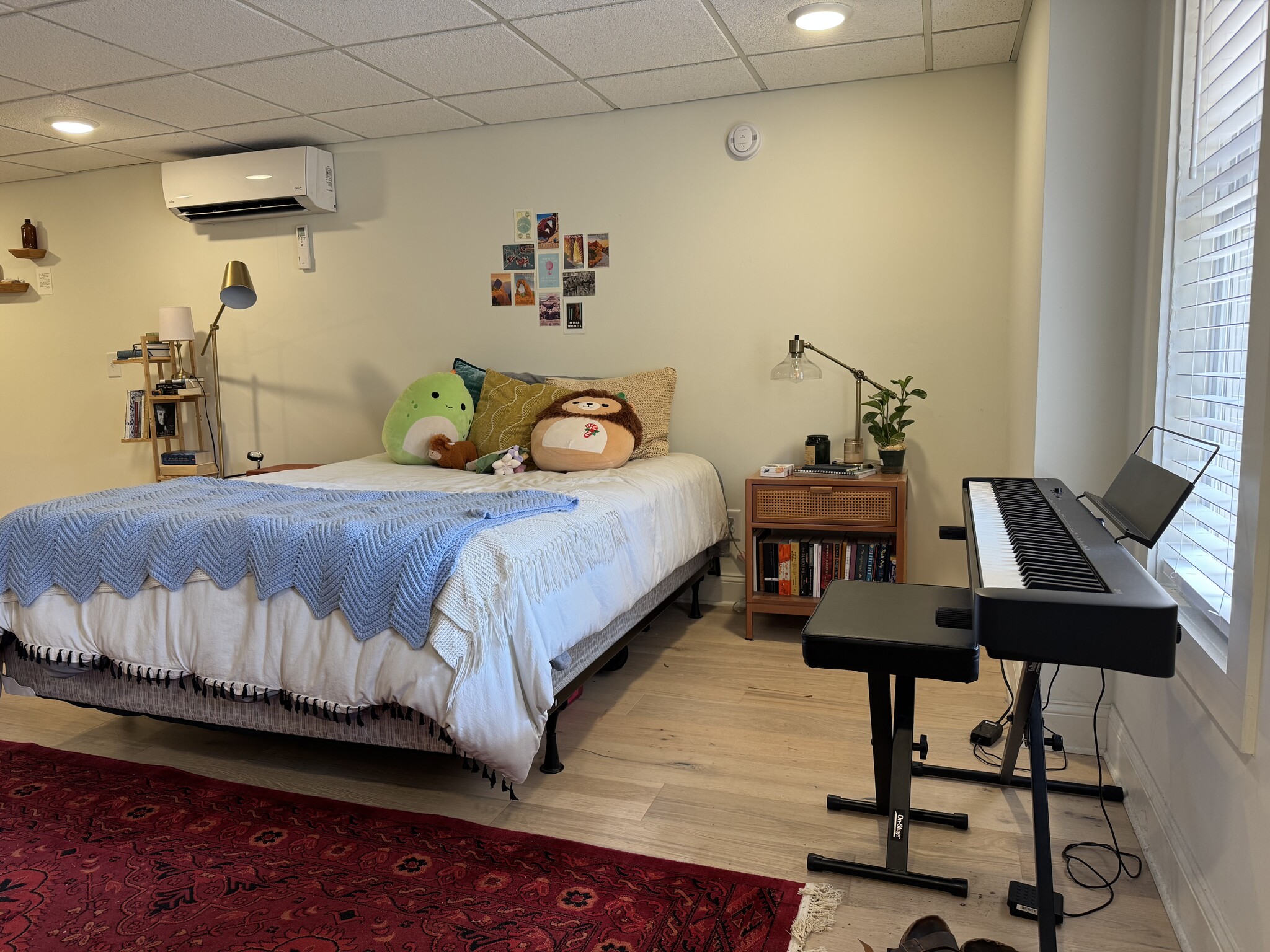 Living/Bedroom - 343 S Gay St