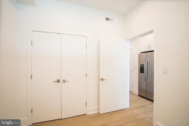 Building Photo - 1324 Frankford Ave