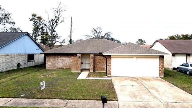 Building Photo - 13610 Piney Oaks Dr
