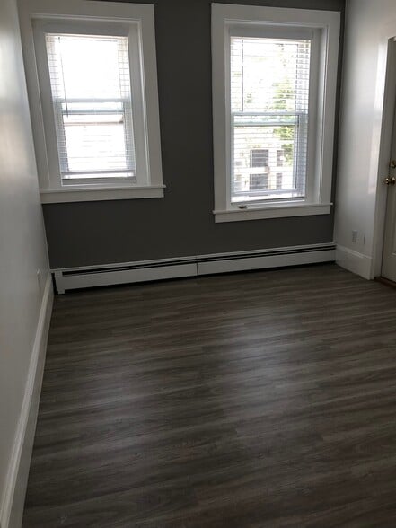 bedroom - 165 W Emerson St