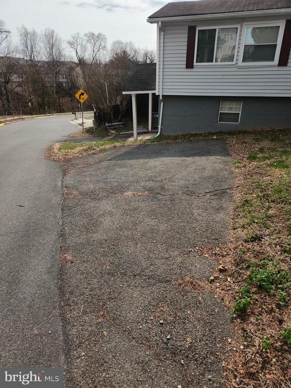 Building Photo - 9606 Jefferson St