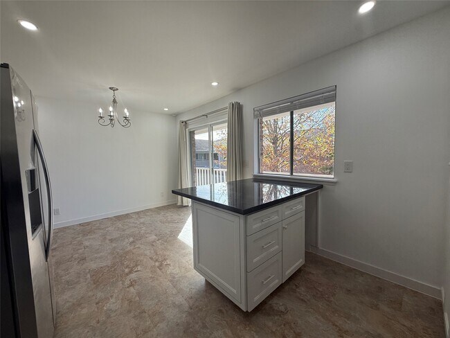 Building Photo - 4040 San Felipe St