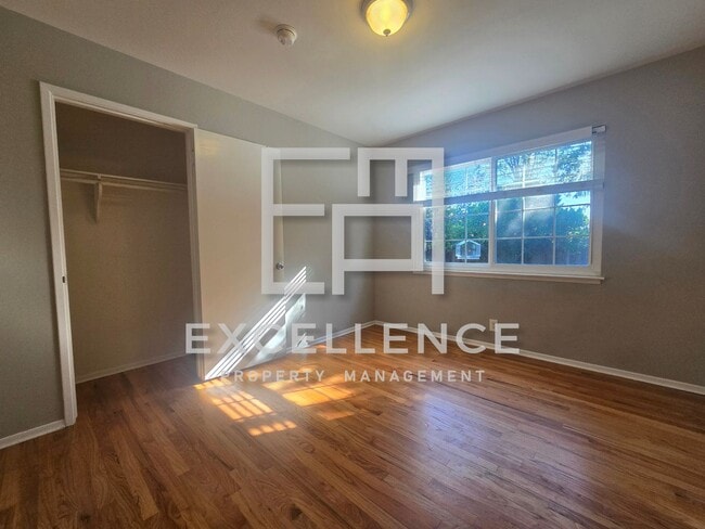Building Photo - Willow Glen 3 Bedroom + Office With Attached Bathroom, Yard with Covered Patio, Strict One Pet Ne...