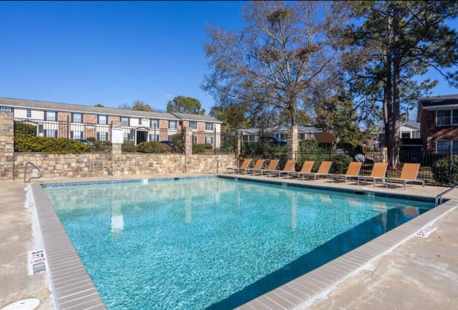 Building Photo - 224 N Oakley Dr