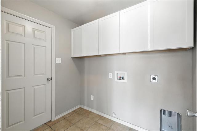 Building Photo - 6012 Parkplace Dr