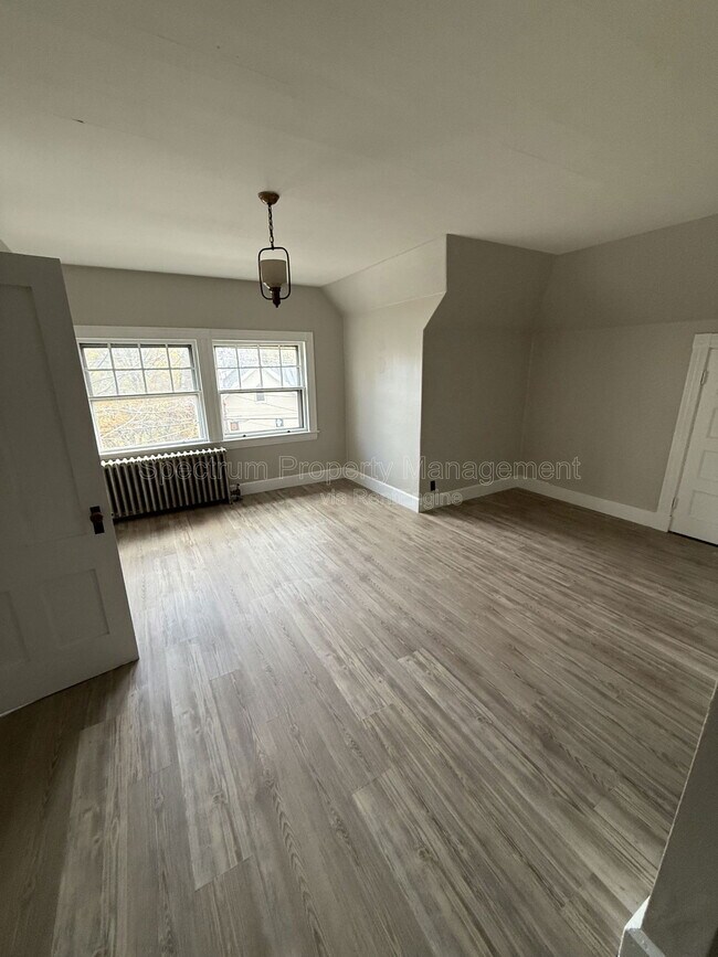 Building Photo - 40 Pleasant St