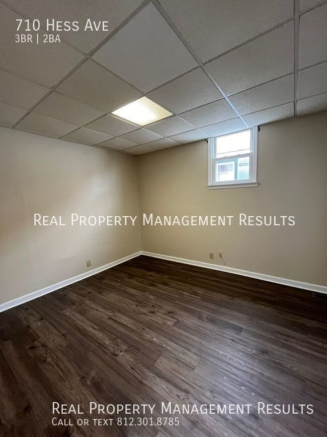 Building Photo - 710 Hess Ave