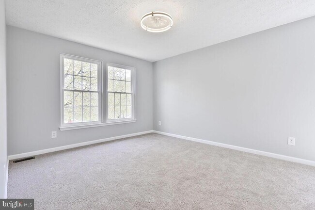 Building Photo - 7802 Shallowbrook Ct