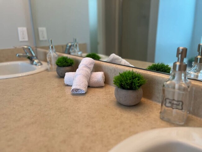 Building Photo - 182 Aquinnah Dr