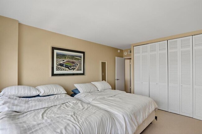 Building Photo - 111 N Pompano Beach Blvd